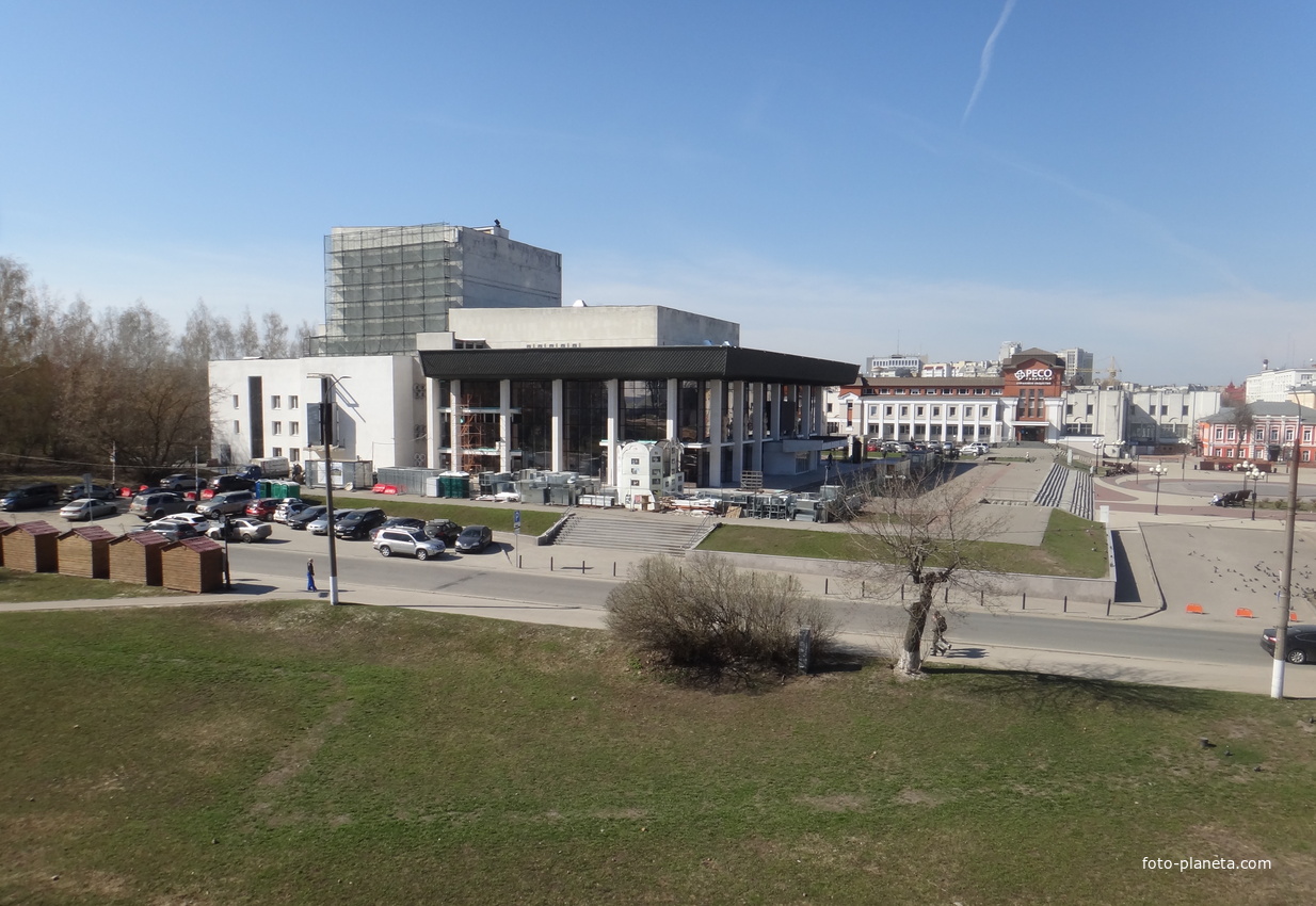 Вид с вала на Владимирский областной академический театр драмы