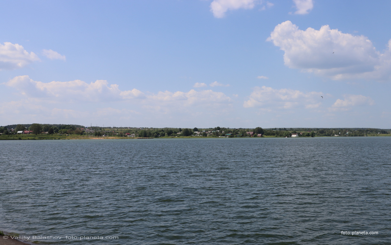Кольчугино, вид на водохранилище и  д. Зайково со стороны плотины