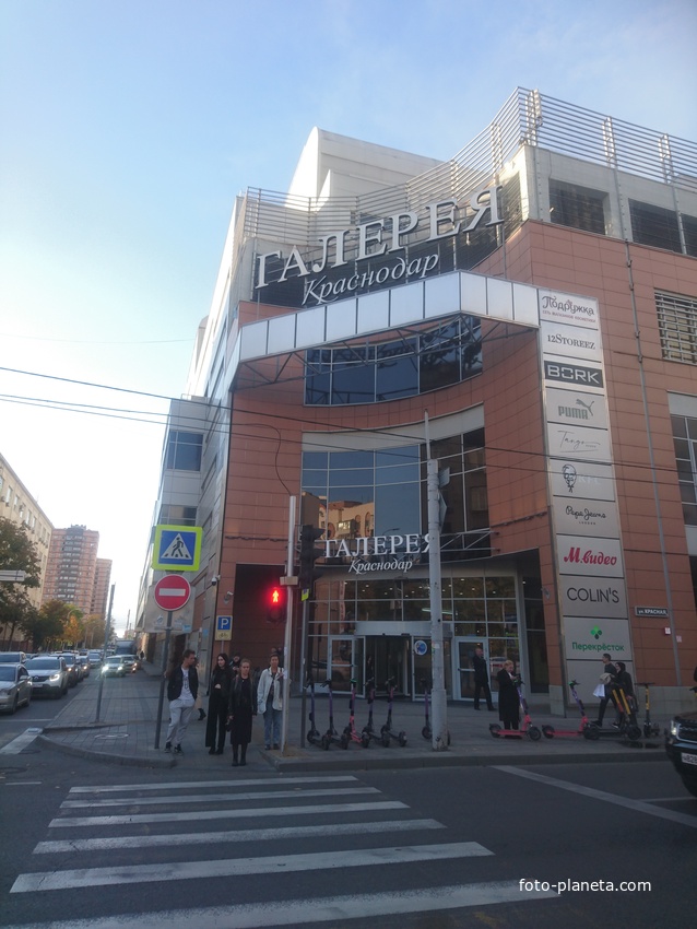 ТРЦ Галерея на ул. Володи Головатого