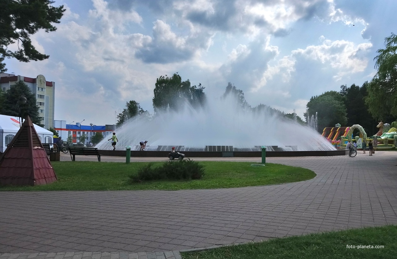 Центральный фонтан