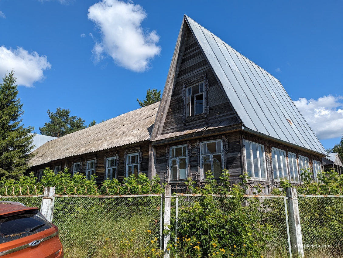 Дом на территории