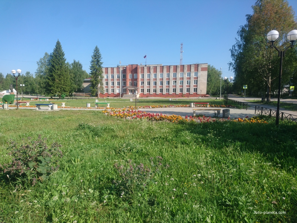 Сквер перед администрацией Красновишерска.