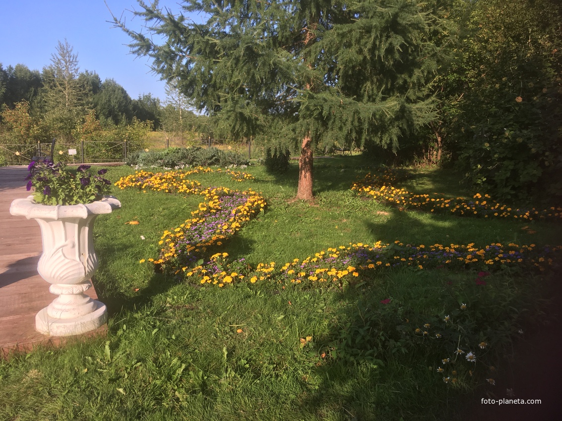 Мемориальный ботанический сад Демидова. Экспозиция &quot;Французский сад&quot;