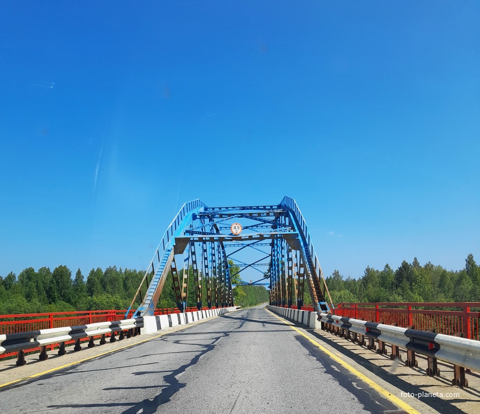 Автомобильный мост через реку Язьва