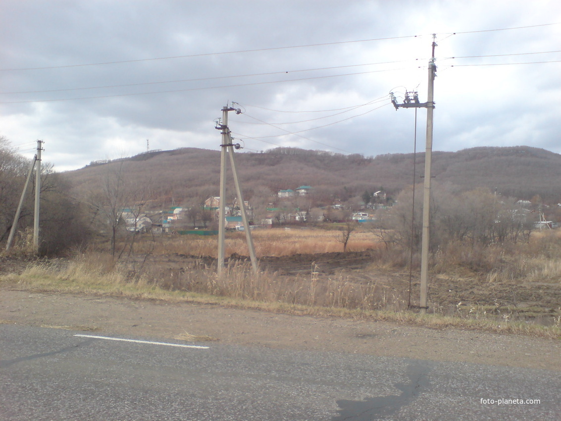 Вид на село с шоссе
