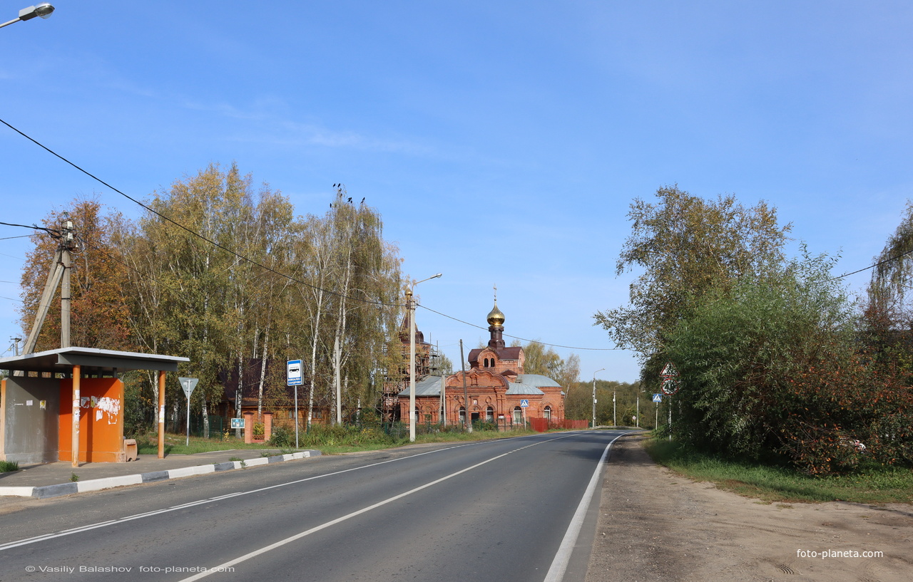 С. Новоалександрово, вид на церковь Александра Невского