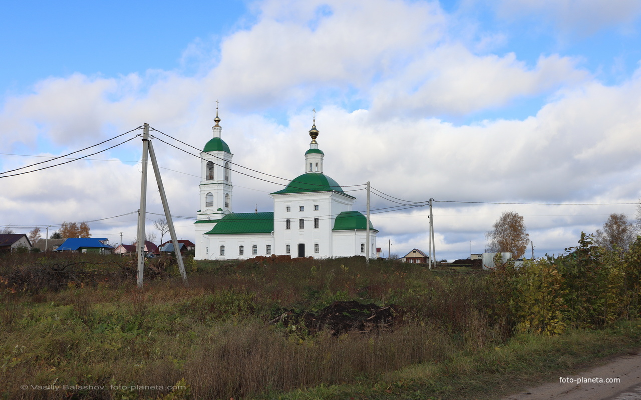 С. Ильинское, церковь Иоанна Богослова, вид с юго-востока