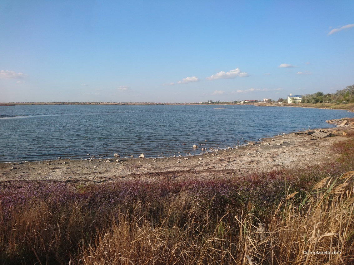 Озеро Ялы-Мойнакское. Вид со стороны греко-скифского городища &quot;Чайка&quot; на север