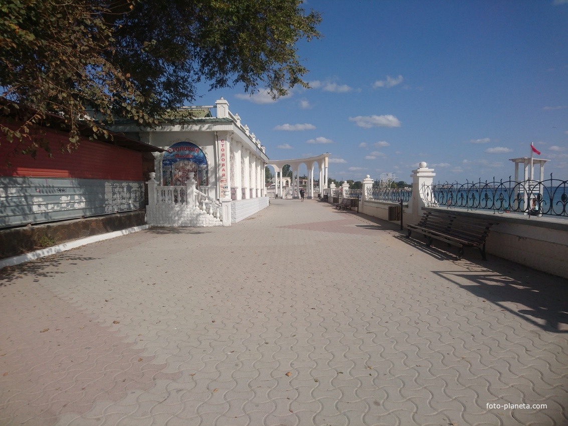 Столовая &quot;Анюта&quot; на набережной Горького