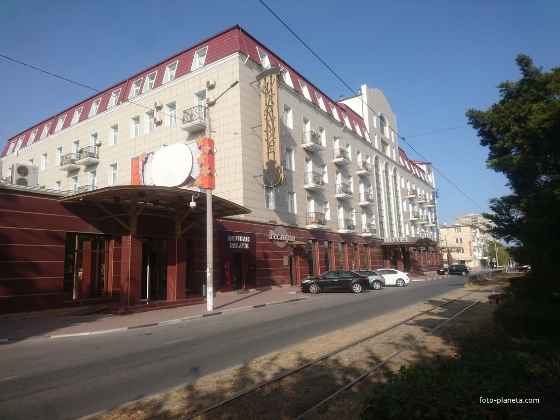 Ночной клуб &quot;Версаль&quot; (закрыт) и отель &quot;Украина Палас&quot; на проспекте Ленина