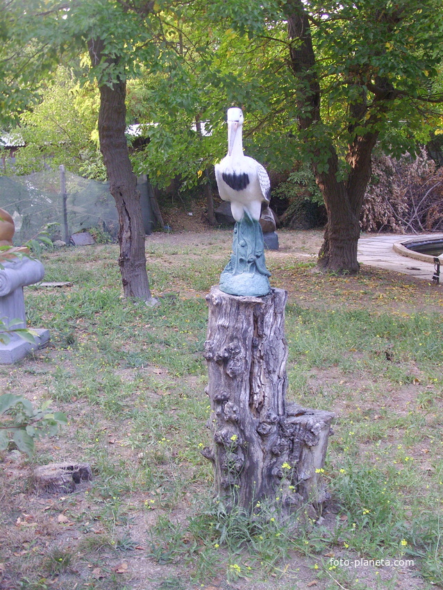 Музей мировой скульптуры, великих людей России, великих людей планеты в Шелковичном сквере.