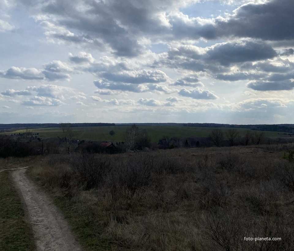 Въезд в Русскую Пенделку, вид с поля