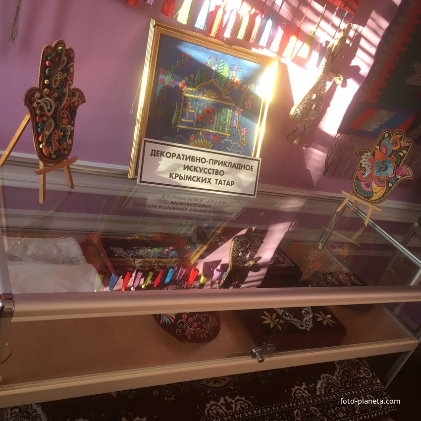 Текие́ де́рвишей— единственный в Крыму мусульманский монастырь (обитель) дервишей XV—XVI веков, объект культурного наследия народов России федерального значения. Этнографический музей