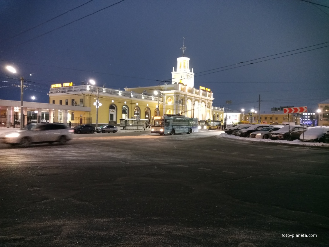 Вокзал Ярославль главный.