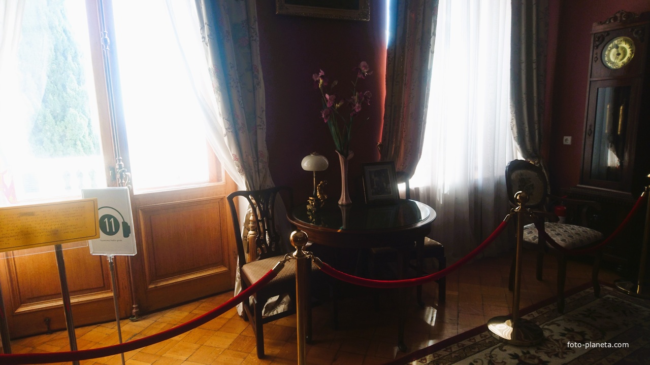 Ливадийский дворец. Библиотека Императрицы