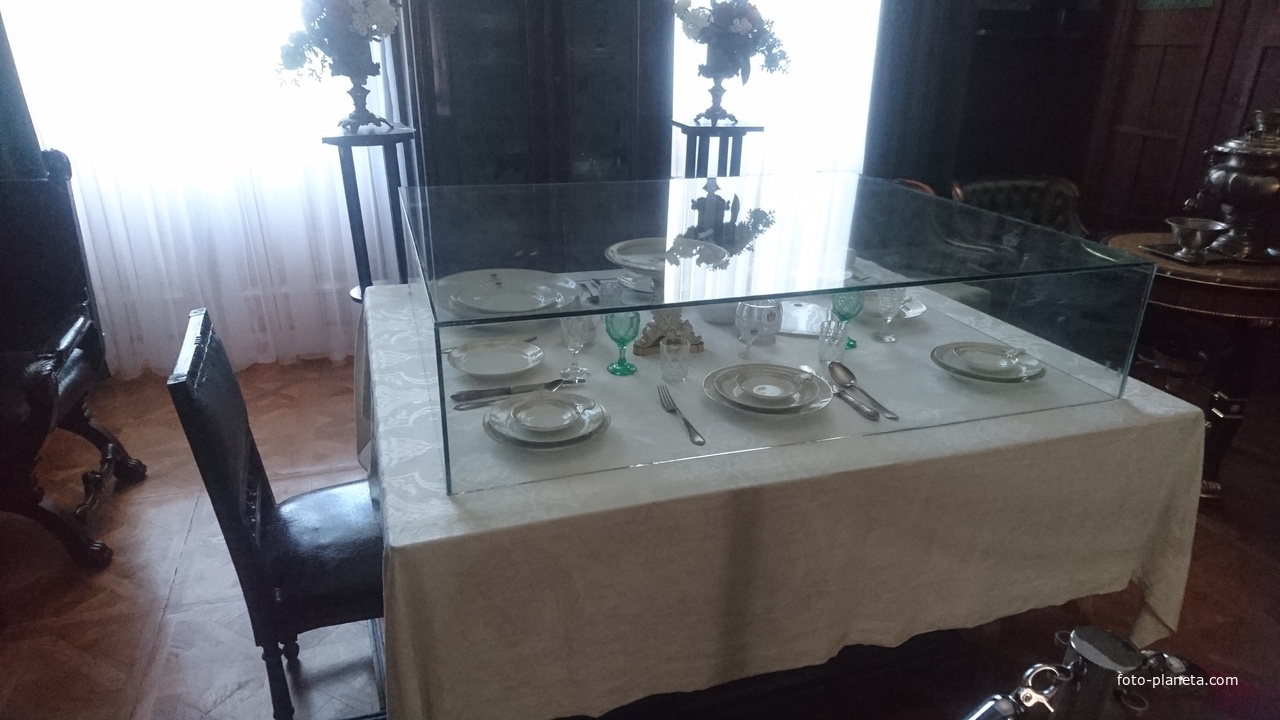 Ливадийский дворец. Малая семейная столовая