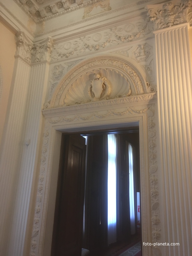 Ливадийский дворец. Парадный вестибюль