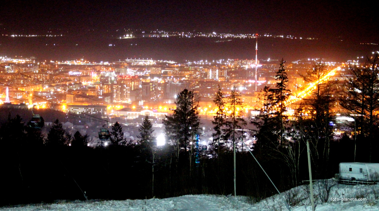 Вид на ночной город с турбазы &quot;Горный воздух&quot;.