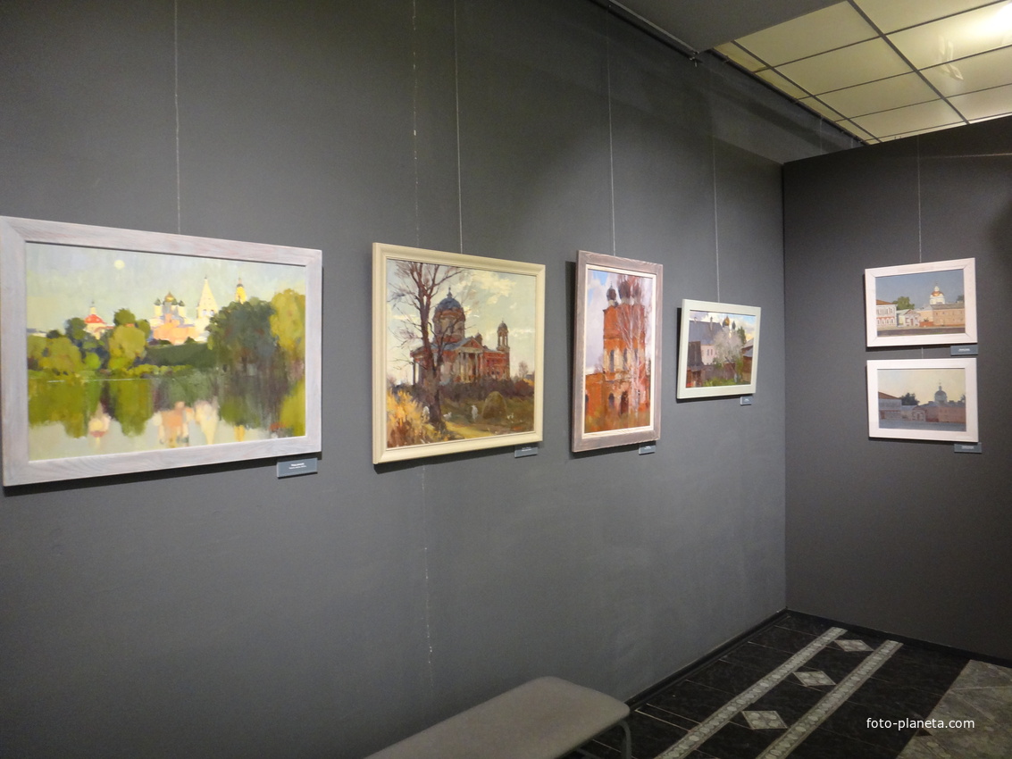 Историко-художественный музей. Выставка коломенского художника Романа Кудакаева под названием «Живопись. Времена года».