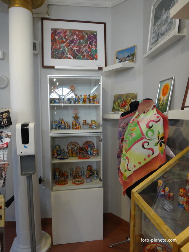 Музейный сувенир, Салон-магазин в здании Историко-художественного музея