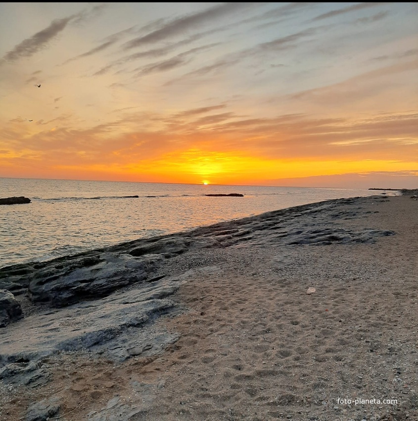 Восход на берегу Каспия