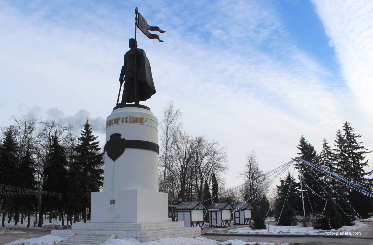 Памятник Александру Невскому (скульптор Вячеслав Клыков).