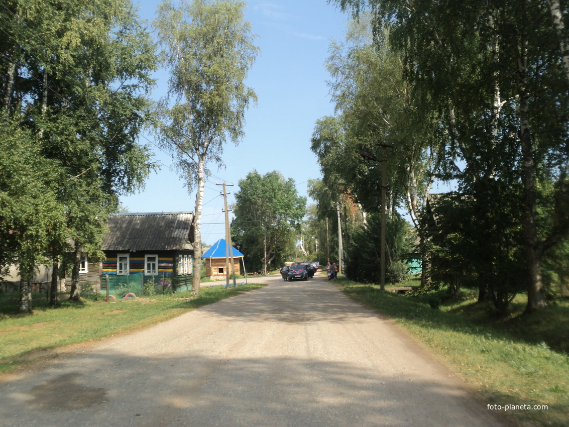 Центр деревни Веряжа.