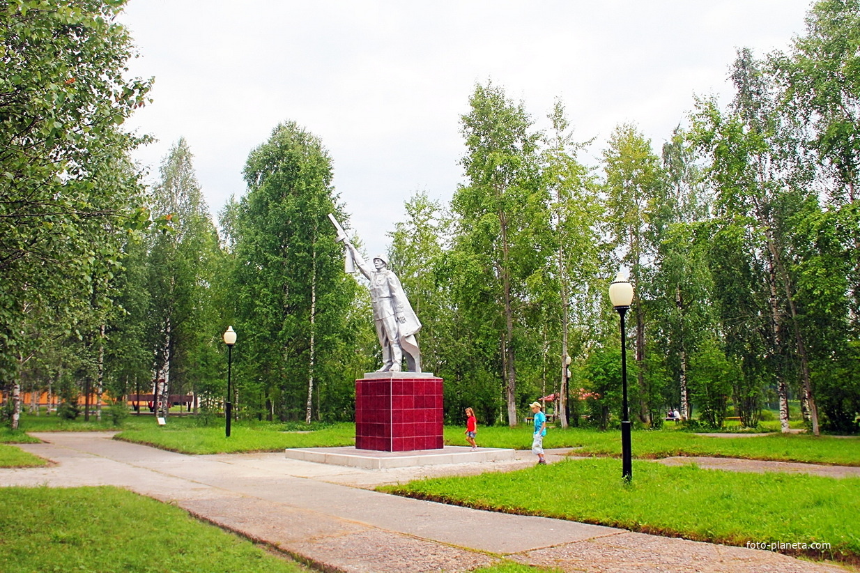 - памятник Воину-освободителю