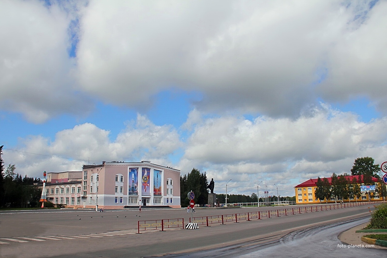 Площадь Ленина (вид на ГДО)