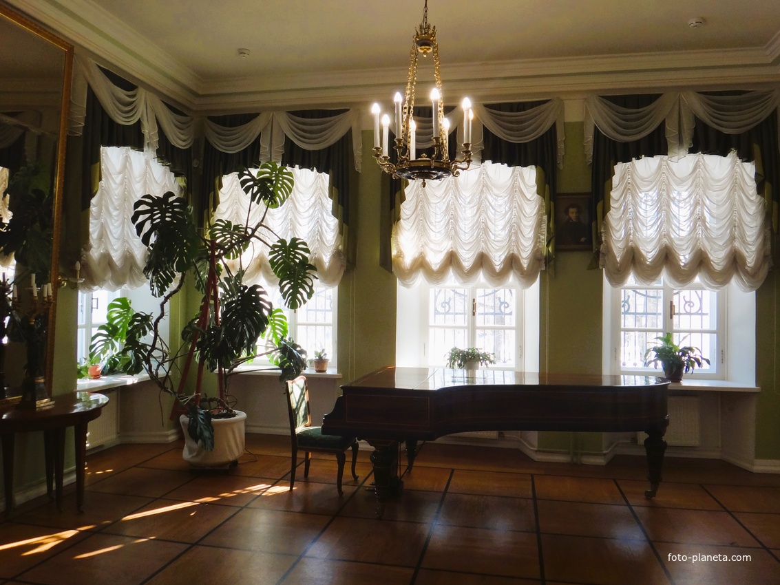 Музей-усадьба «Лопасня-Зачатьевское»