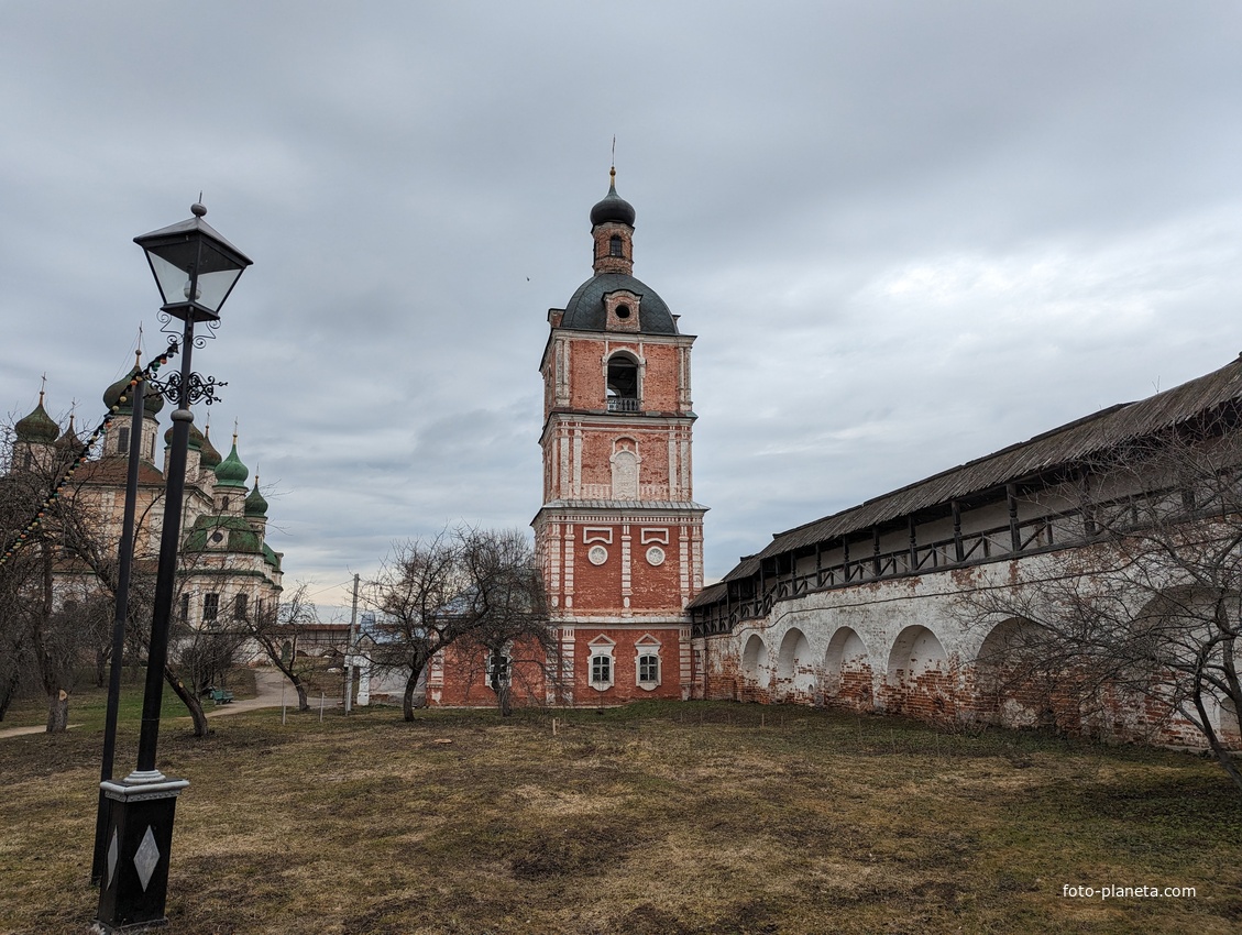 Колокольня Богоявленского храма (18 в.)