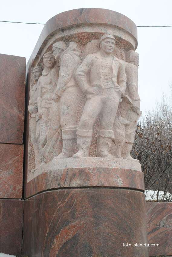 Памятник &quot;Пионерам&quot; Колымы.