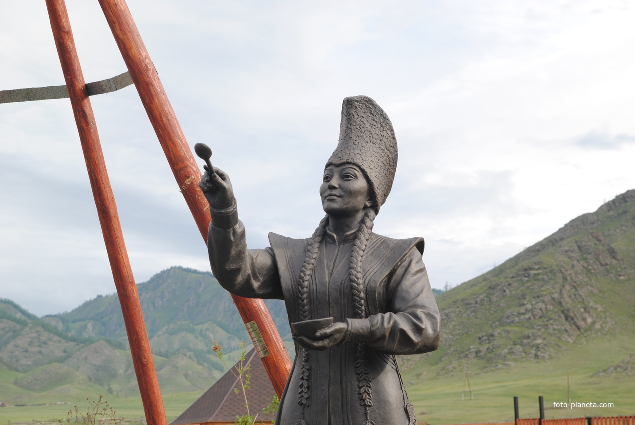 Памятник матери