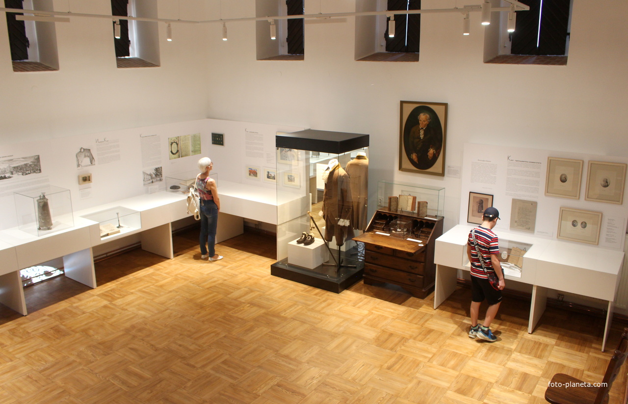 В Музее Канта (в Кафедральном соборе).