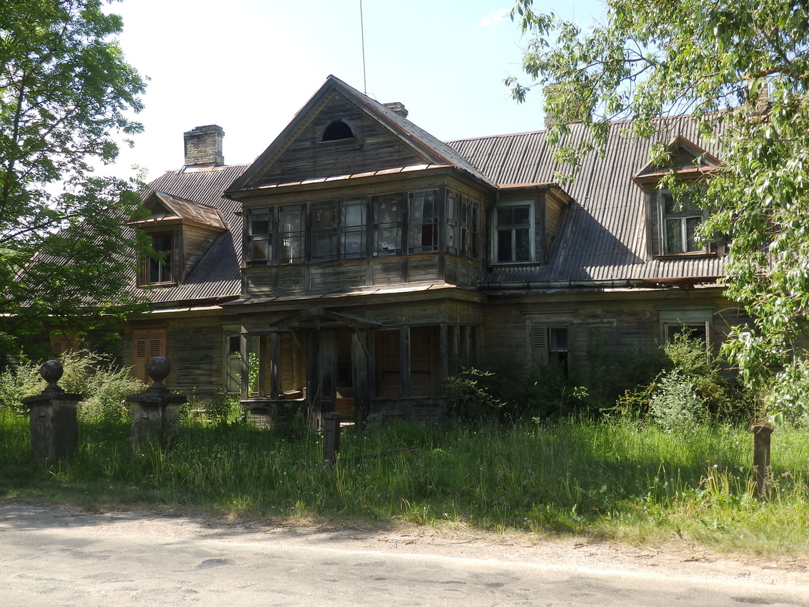 Усадьба рядом с Глудской лютеранской церковью