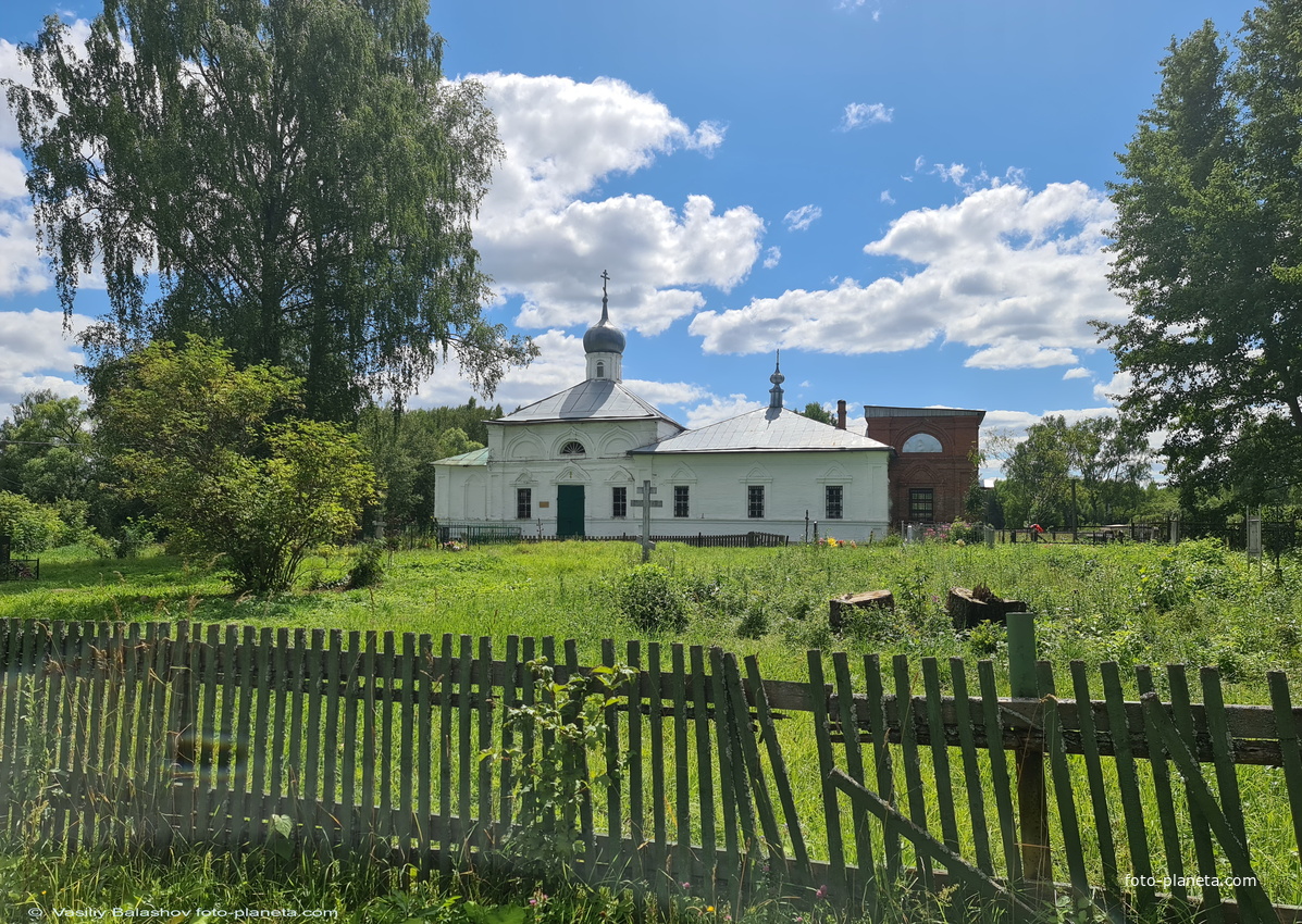 Ирково, Введенская церковь и погост 17-го  века