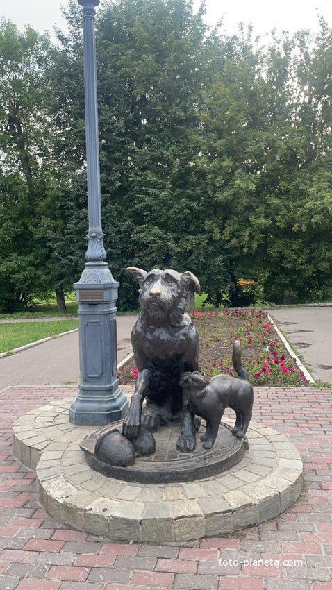 Памятник братьям нашим меньшим от приюта Майский День.