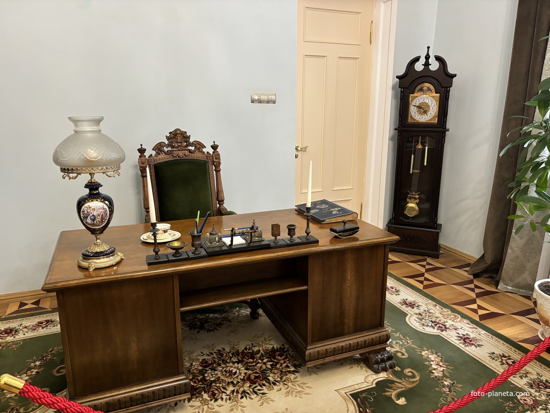 Усадебный дом Гатовского. Интерьеры дворца.