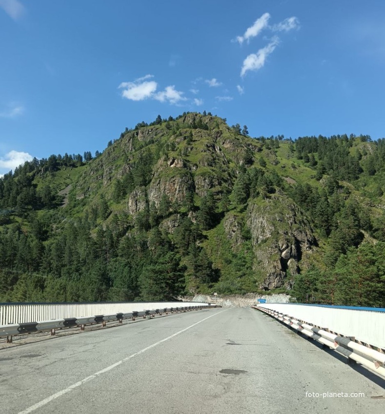 Мост через реку Катунь