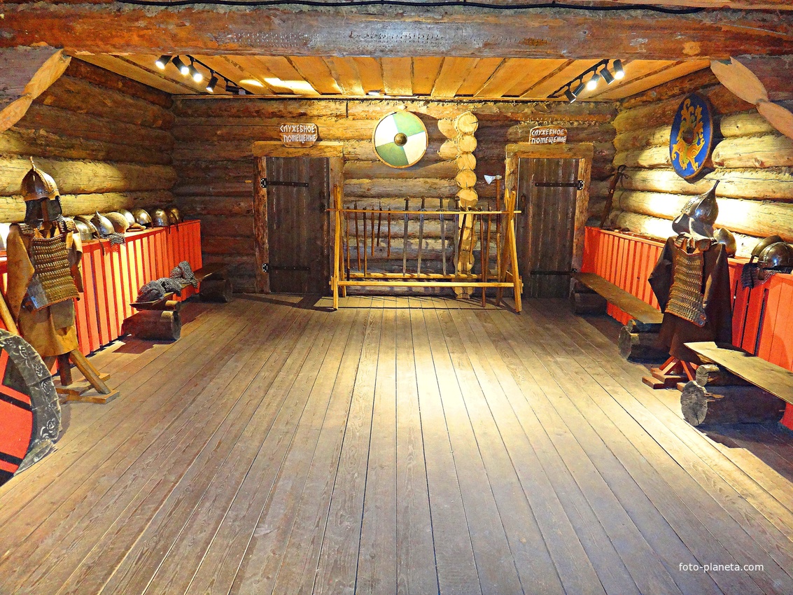 На территории исторического парка &quot;Бастион&quot;. Музей викингов &quot;Крепость чёрного медведя&quot;. В Дружинном доме