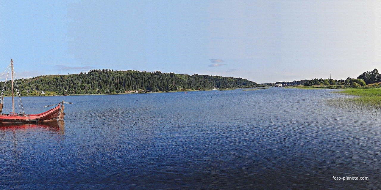 На территории исторического парка &quot;Бастион&quot;.  &quot;ЛАДЕЙНАЯ ИСТОРИЯ&quot;. Флот парка «Бастiонъ».  Ладья &quot;Фрейя&quot; у причала. Вид на пролив Ворссунсалми