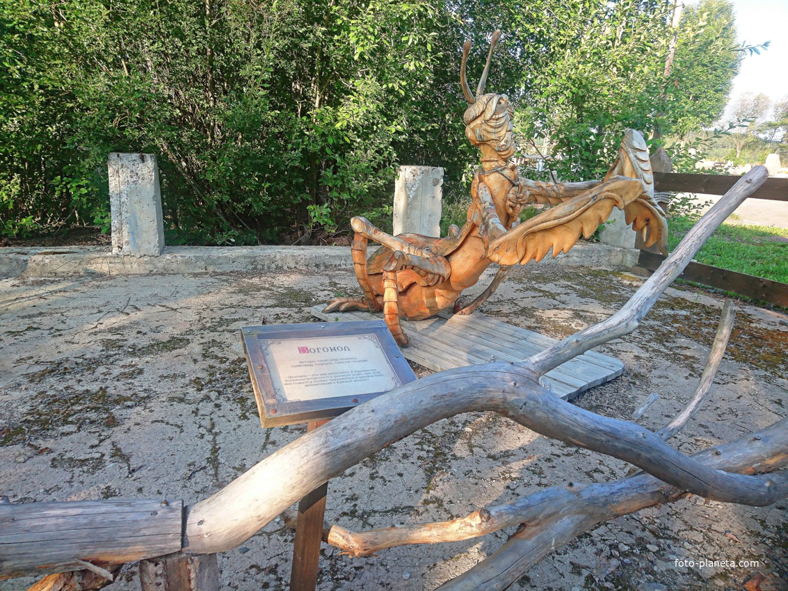 На территории исторического парка &quot;Бастион&quot;. Выставка деревянных скульптур &quot;Тайная жизнь насекомых&quot;. Богомол