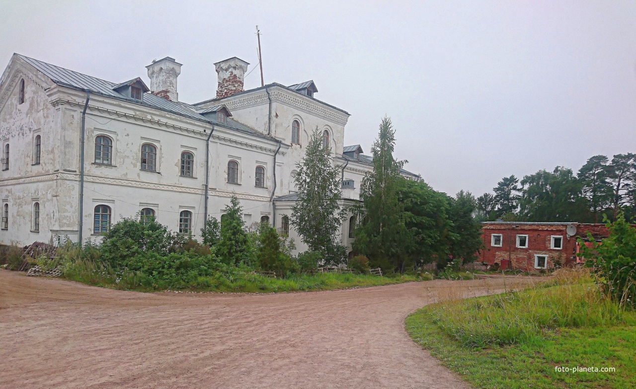 Водопроводный дом с баней