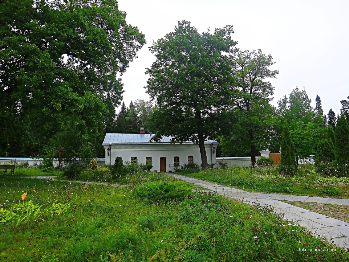 На территории Всехсвятского скита.