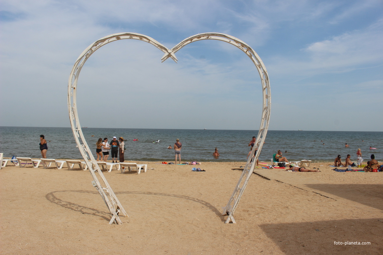 Пляж в микрорайоне &quot;Кавказ&quot;.