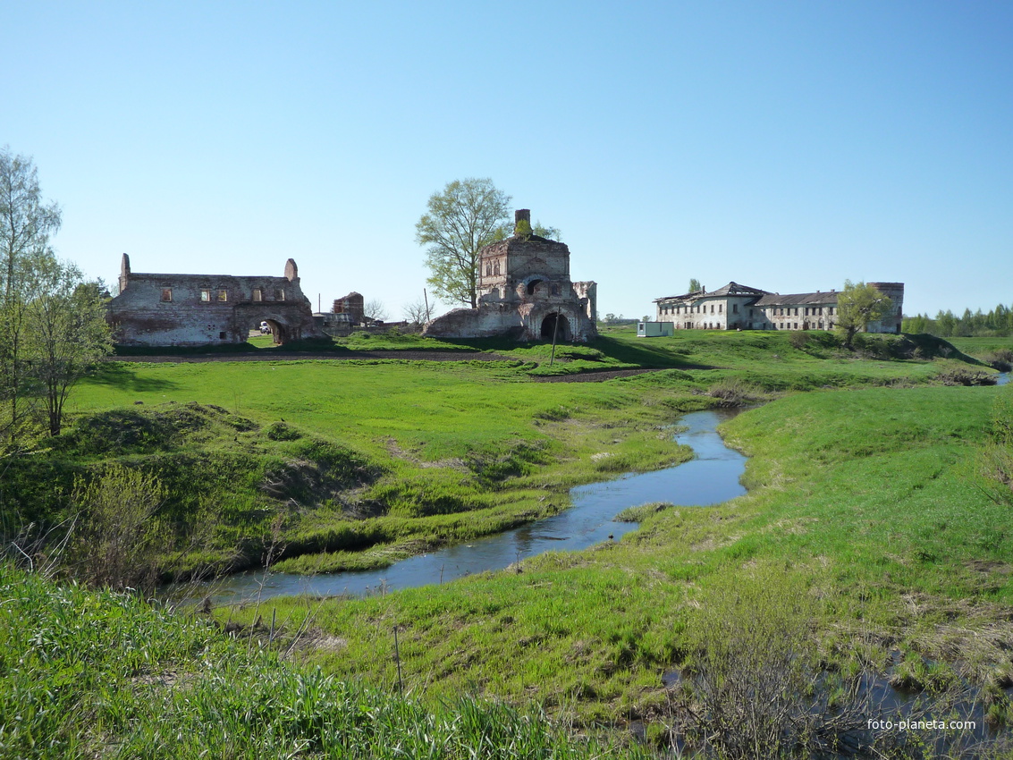 Краснохолмский Антониев монастырь. Основан в 15 веке. 2011 г.