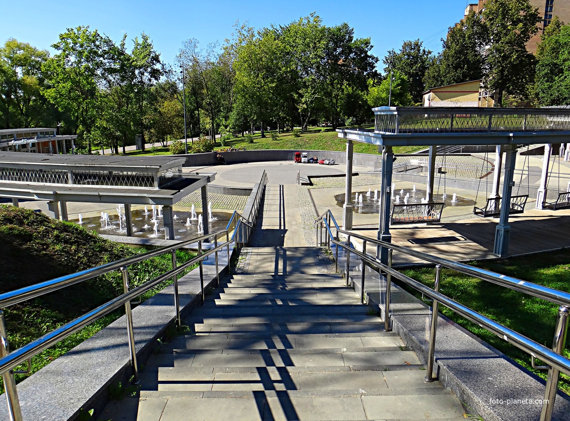 Парк усадьбы Кривякино. Фонтан &quot;Счастье&quot;.