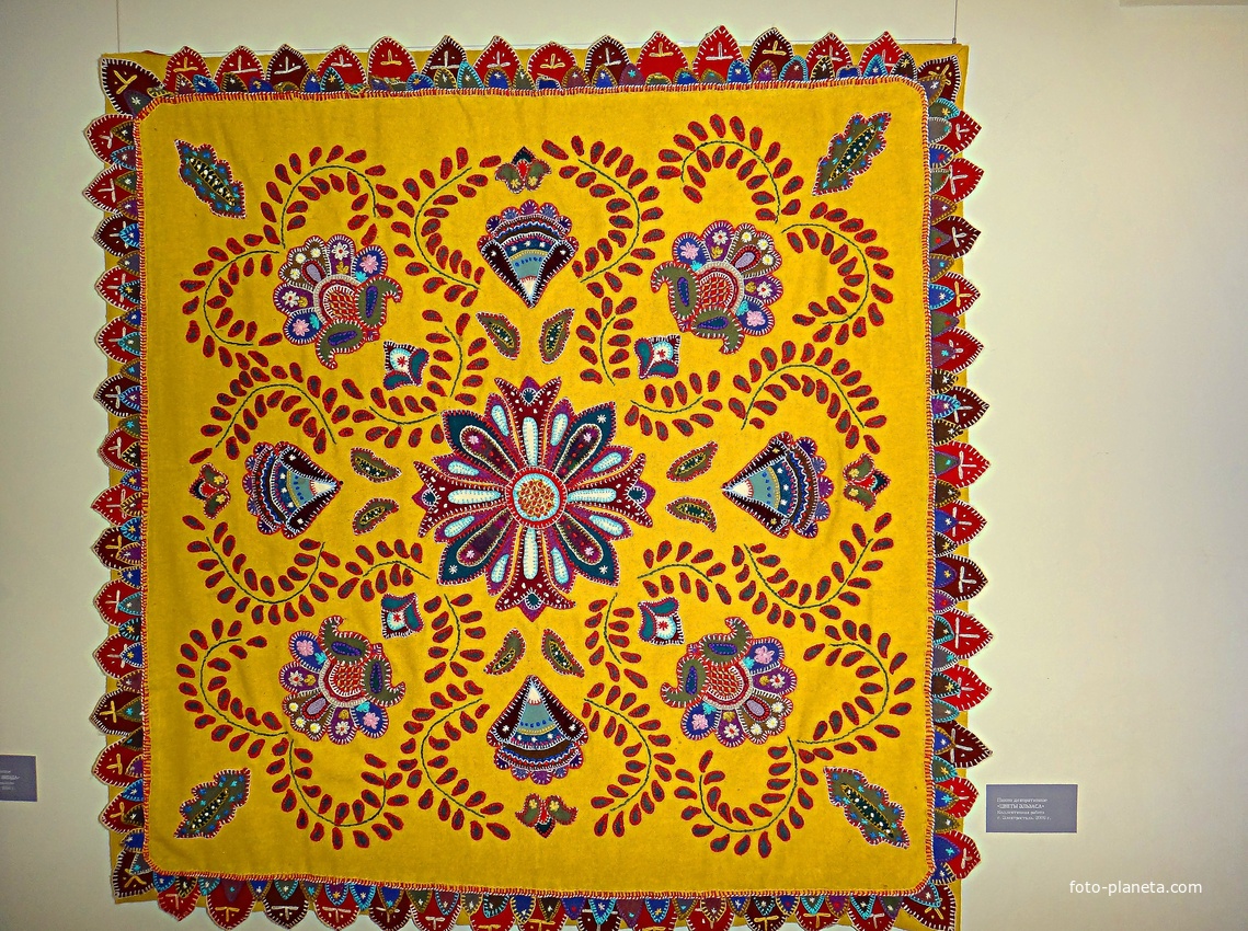 Историко-художественный музей им. И.И. Алексеева. Декоративное панно &quot;Цветы Эльзаса. Коллективная работа. Электросталь 2009г.