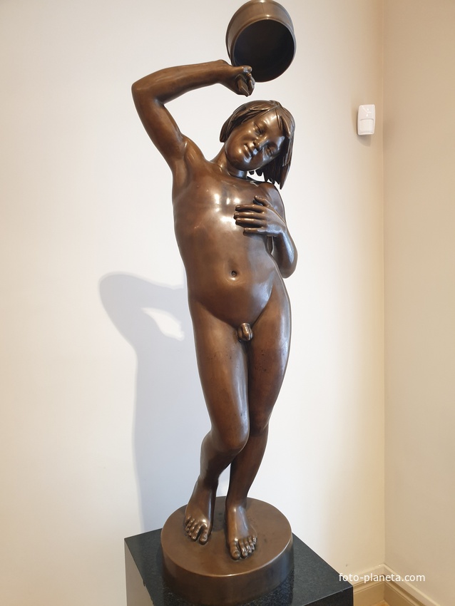 Мальчик в бане . Скульптор Иванов .