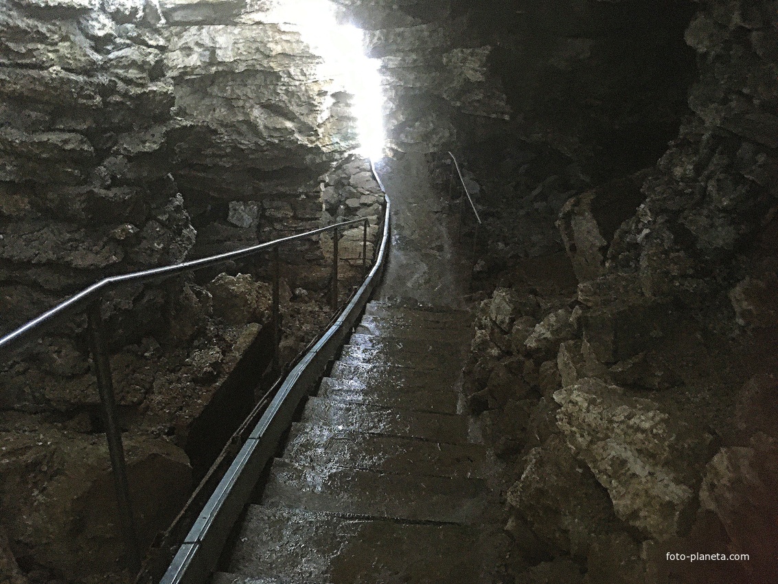 Кунгурская ледяная пещера. Грот &quot;Длинный&quot;.